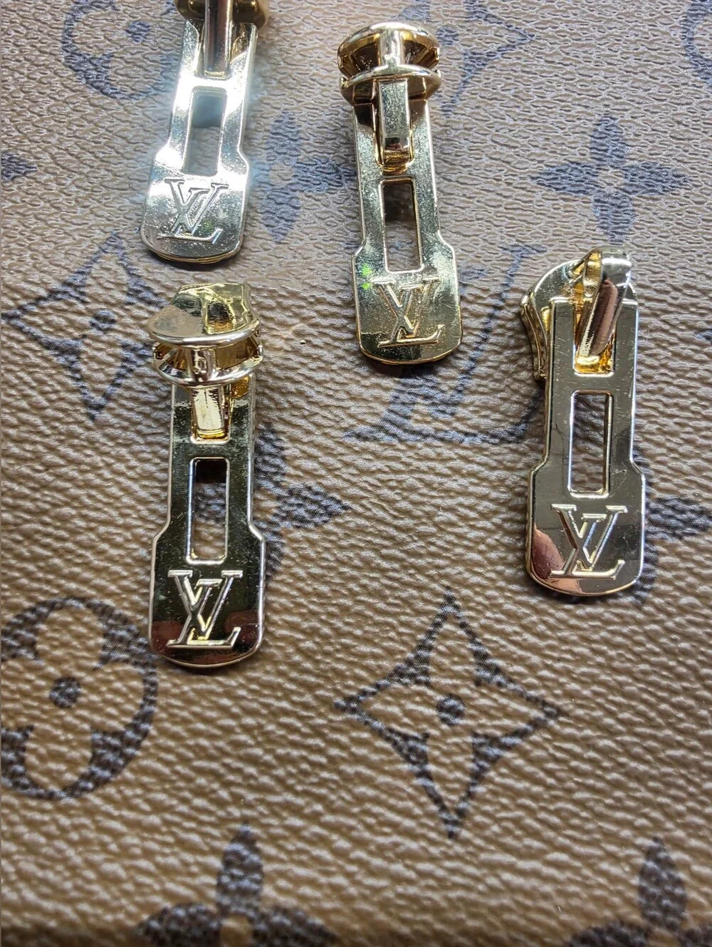 Louis Viutton Zipper Pulls